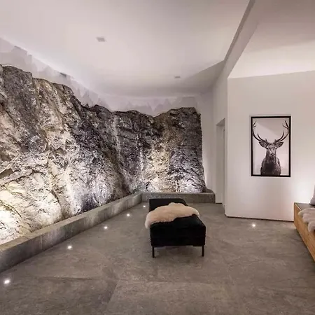 Contact Us At What App - 0041-798-079-427 To Book!! - Ski-in-ski-out Chalet * Davos
